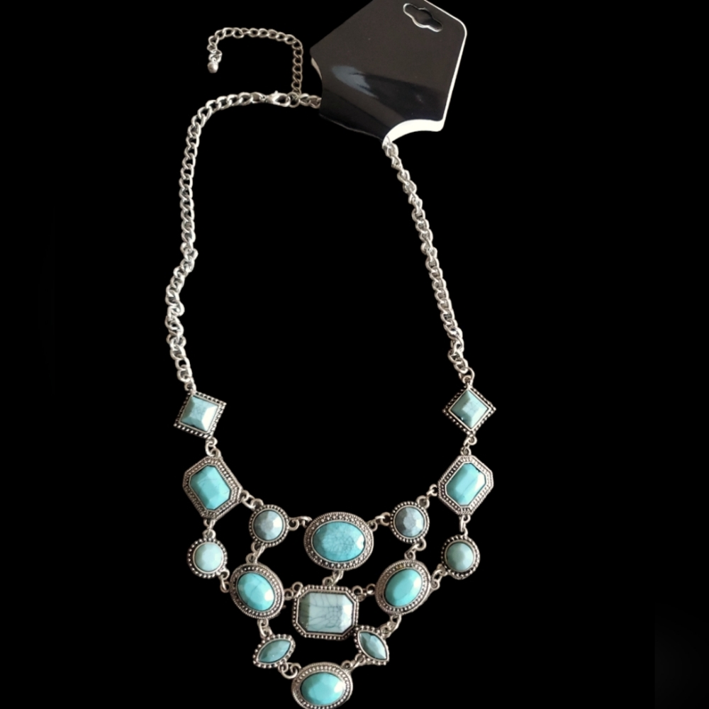 NWT Necklace